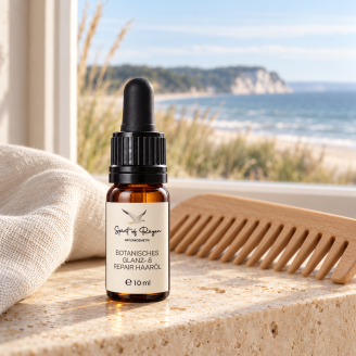 Botanisches Glanz- & Repair-Haaröl mit Squalan und pflanzlichem Keratin-Komplex vor Rügener Küstenkulisse