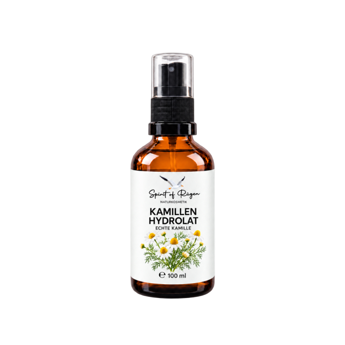 freistehende braune Apothekerflasche mit dem kamillenhydrolat